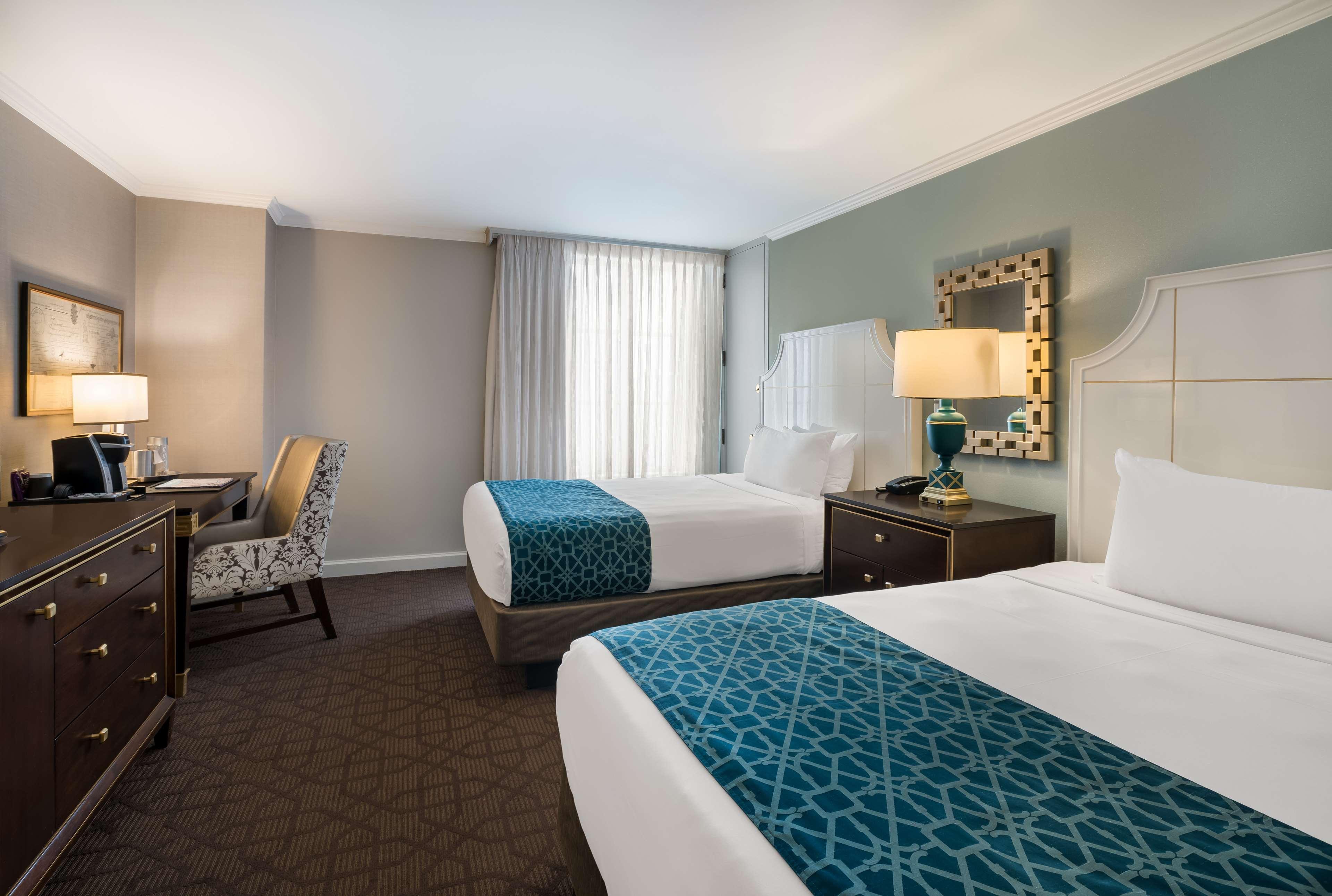 Hotel Royal Sonesta 5*