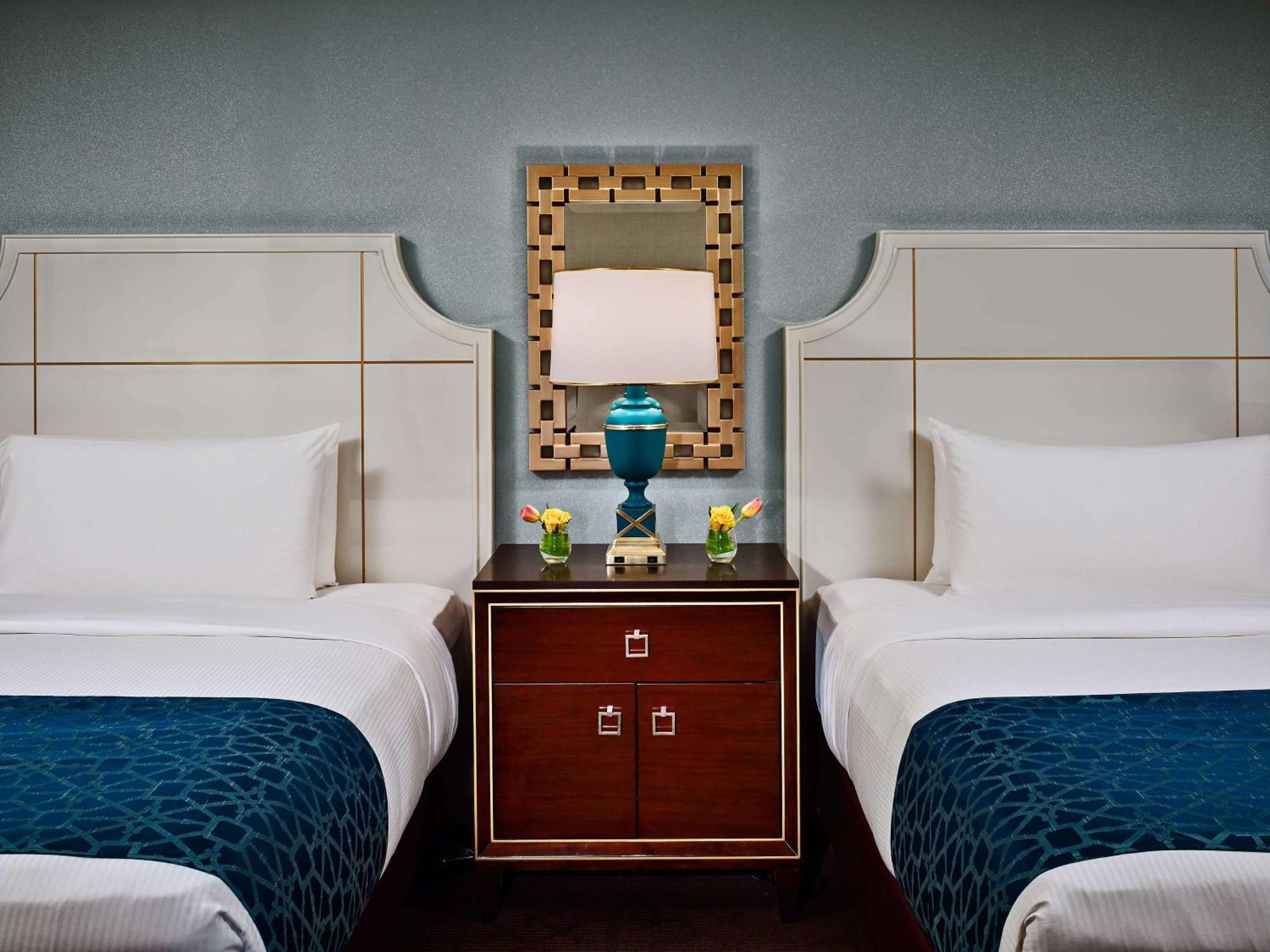 Royal Sonesta 5*